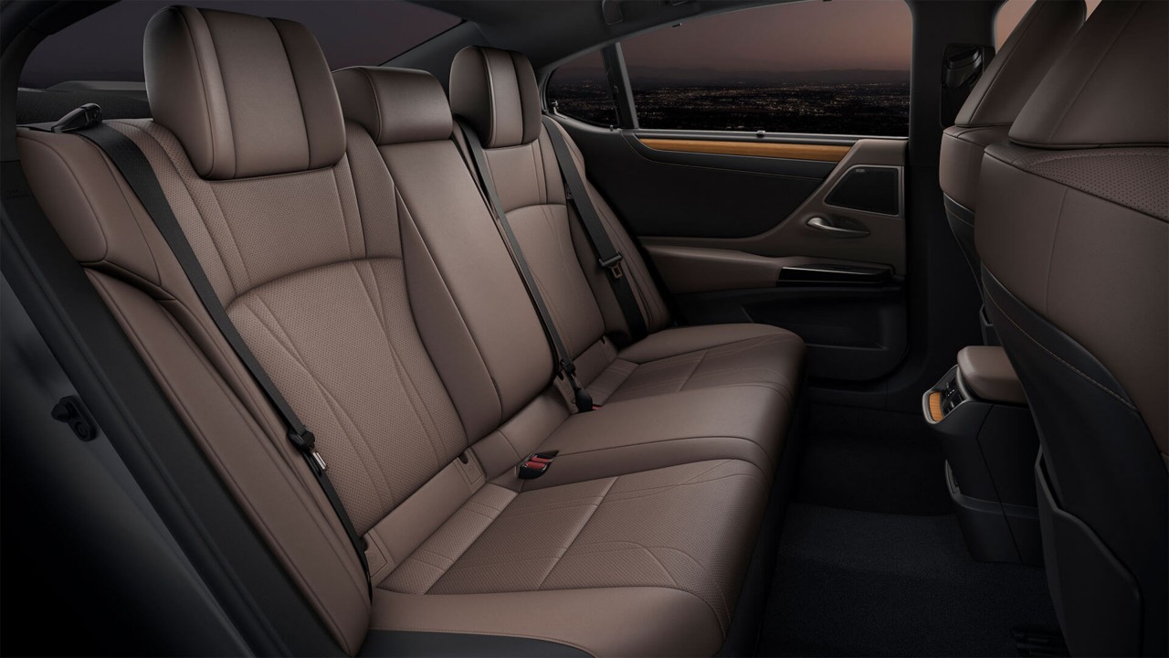 Lexus ES rear passenger seats 